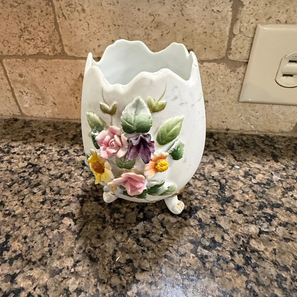 Lefton China Vintage Hand‎ Painted Floral Egg Vase Footed Porcelain KW4342 White